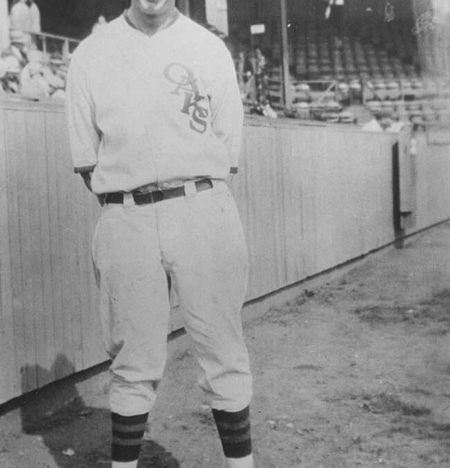 Cincinnati Reds acquire Ernie Lombardi, Babe Herman, Wally Gilbert from the Brooklyn Dodger