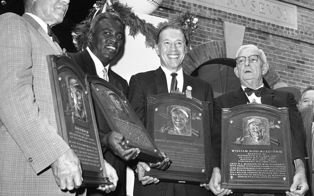 Legendary pitcher Bob Feller says that controversial superstar Barry Bonds should be kept out of the exclusive club.